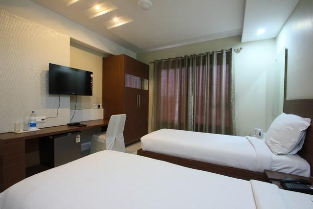 Hotel Sheela Shree Plaza Jhansi Bagian luar foto