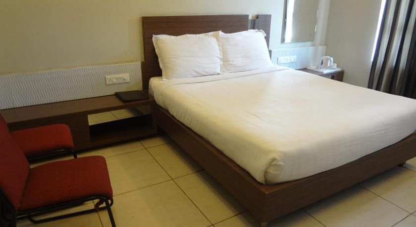 Hotel Sheela Shree Plaza Jhansi Bagian luar foto