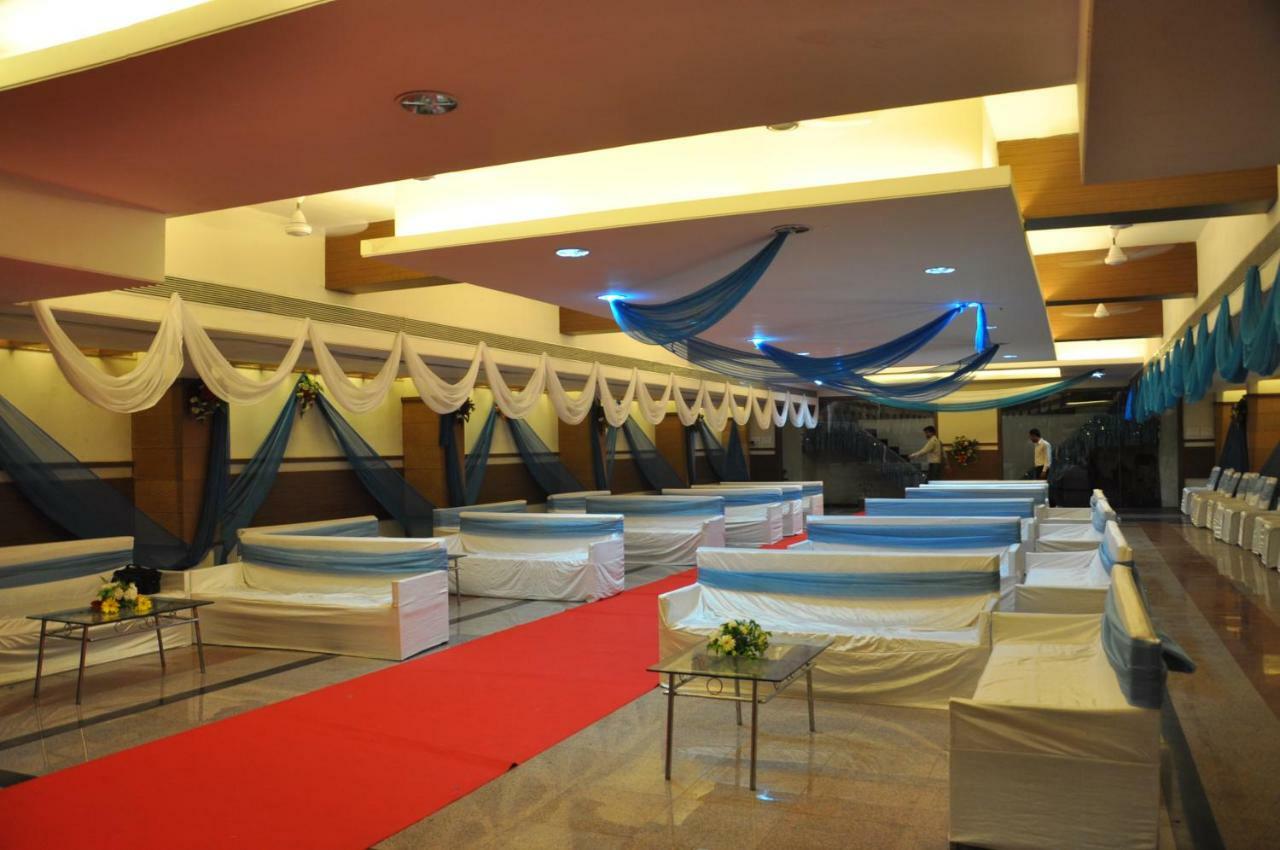 Hotel Sheela Shree Plaza Jhansi Bagian luar foto