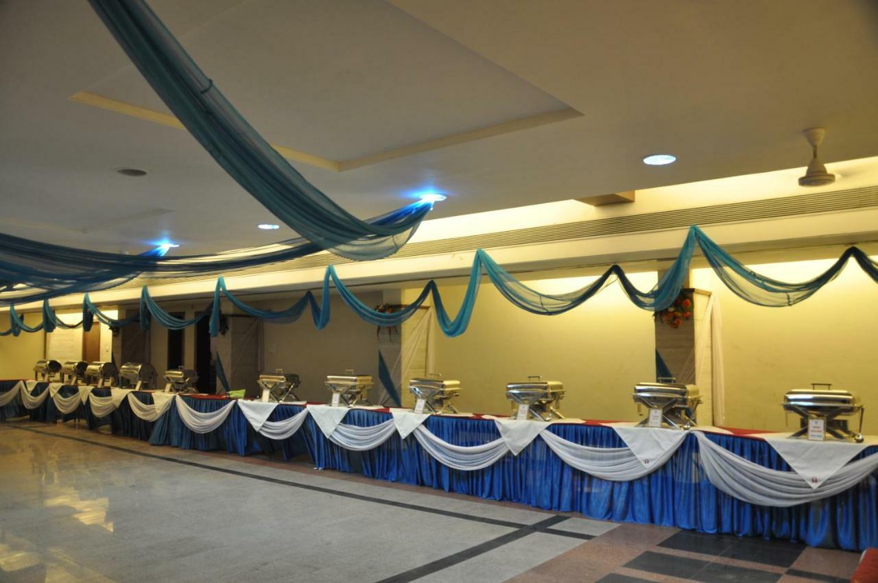 Hotel Sheela Shree Plaza Jhansi Bagian luar foto